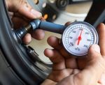 Dịch vụ bơm khí Nito vào lốp xe
